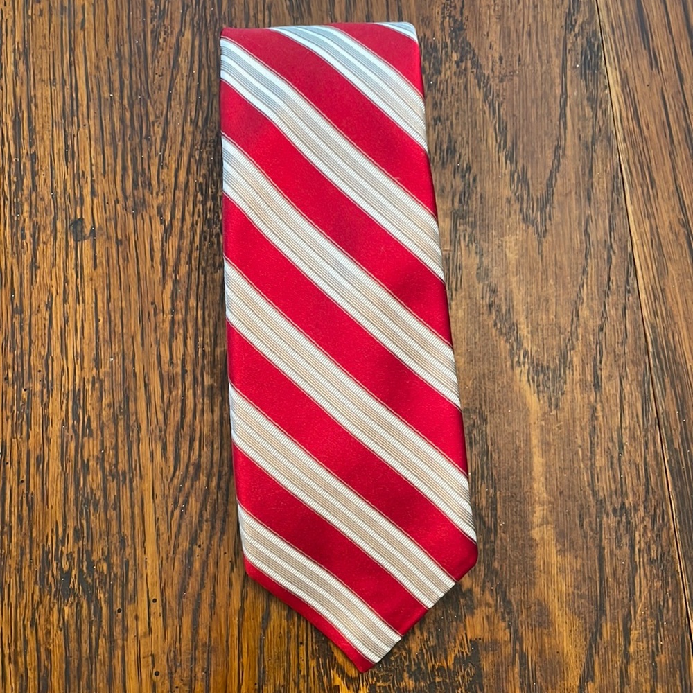 Saks Fifth Ave brand 100% silk necktie